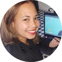 Kaylynn, an online Bridge Business English trainer